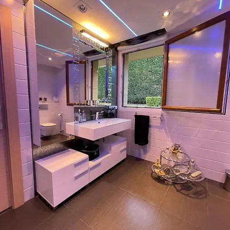 Stylish Host Cantabria- Lujosa En Bezana Santa Cruz De Bezana